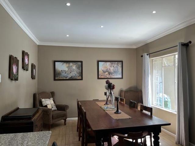 4 Bedroom House in Aviary Hill