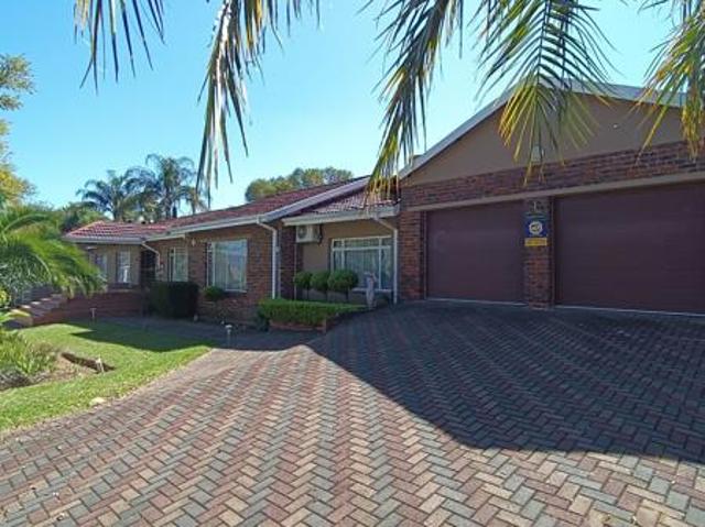 4 Bedroom House in Aviary Hill