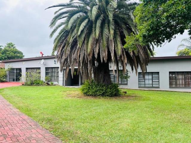 4 Bedroom House in Aviary Hill
