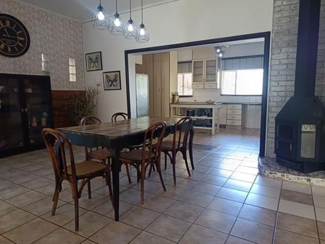 4 Bedroom House in Aviary Hill