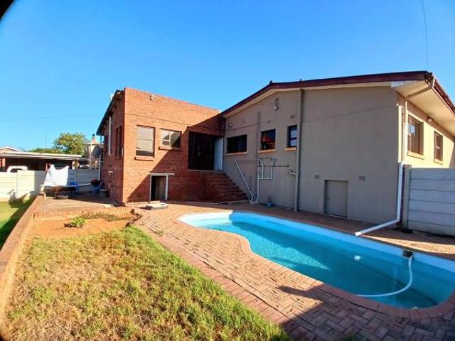 4 Bedroom House in Bothasrus