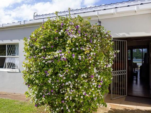 4 Bedroom House in Boesmansriviermond