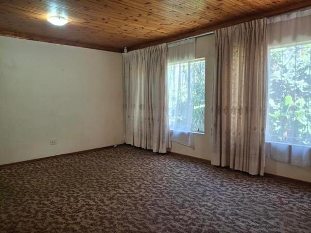 4 Bedroom House in Bombay Heights