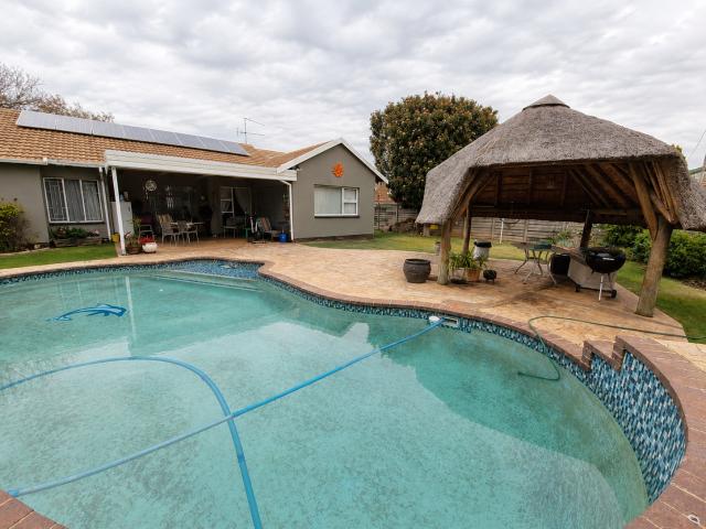 4 Bedroom House in Bonaero Park