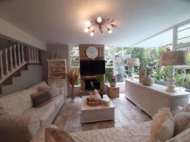 4 Bedroom House in Bonnie Doone