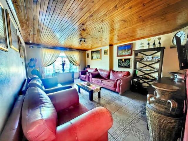 4 Bedroom House in Bonteheuwel