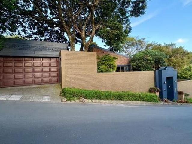 4 Bedroom House in Bonza Bay
