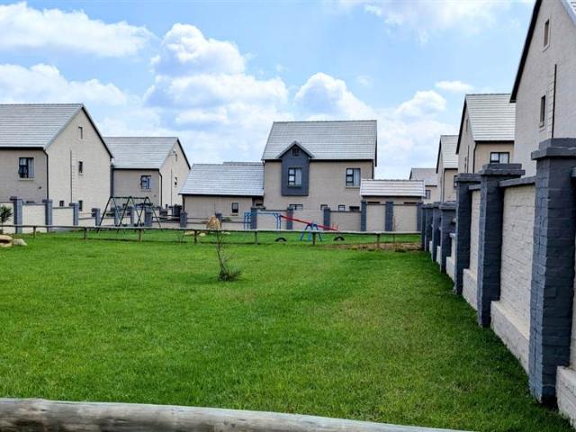 4 Bedroom House in Boschkop