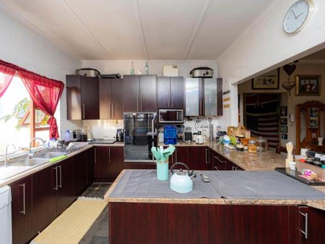 4 Bedroom House in Baysville