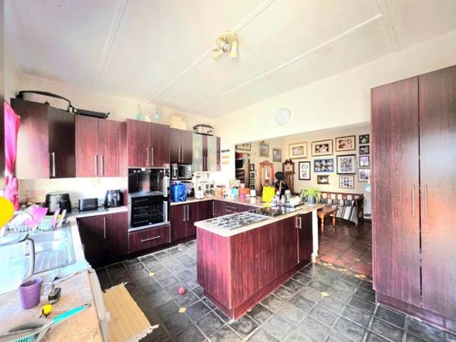 4 Bedroom House in Baysville
