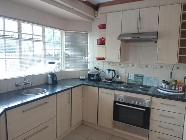 4 Bedroom House in Bayswater