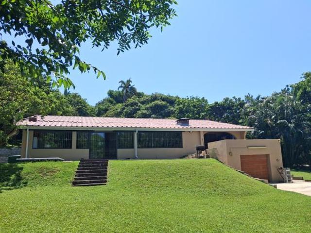 4 Bedroom House in Bazley Beach
