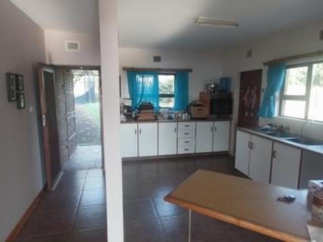 4 Bedroom House in Bazley Beach