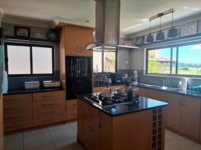 4 Bedroom House in Bankenveld