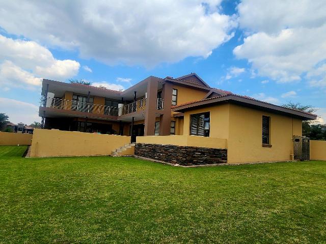 4 Bedroom House in Bankenveld