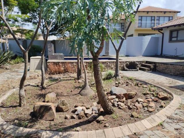 4 Bedroom House in Bankenveld