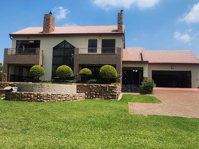 4 Bedroom House in Bankenveld