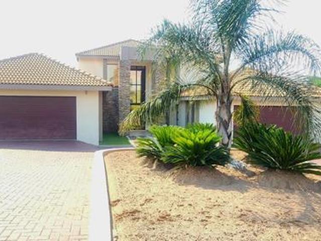 4 Bedroom House in Bankenveld
