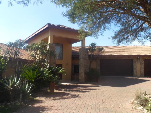 4 Bedroom House in Bankenveld