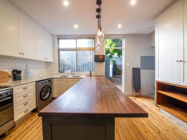 4 Bedroom House in Bantry Bay