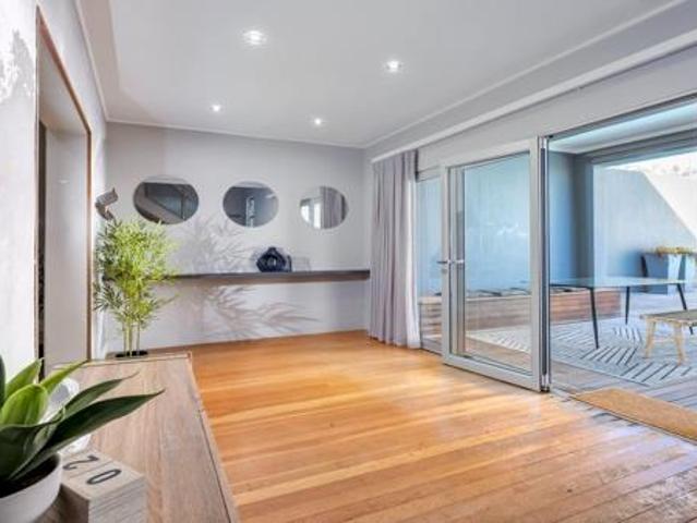 4 Bedroom House in Bantry Bay