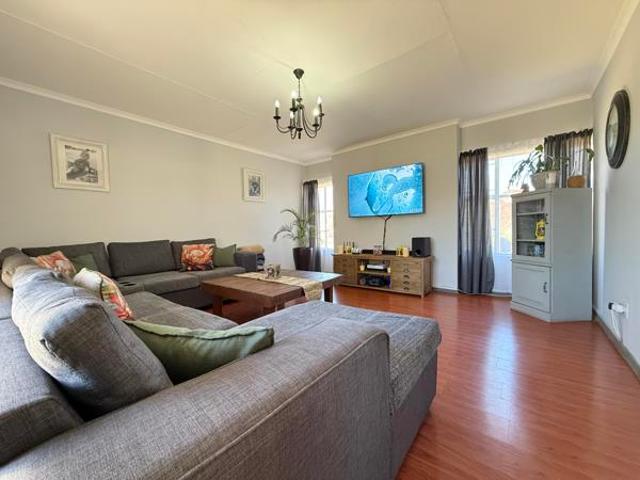 4 Bedroom House in Barry Hertzog Park