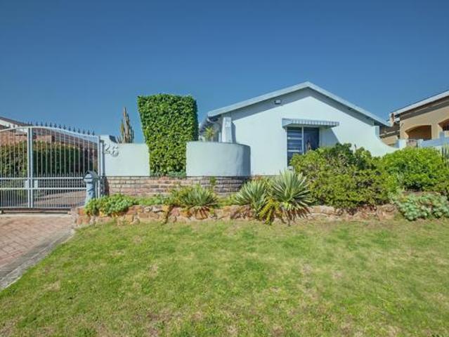 4 Bedroom House in Bethelsdorp