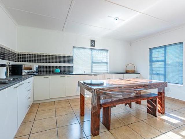 4 Bedroom House in Bettys Bay