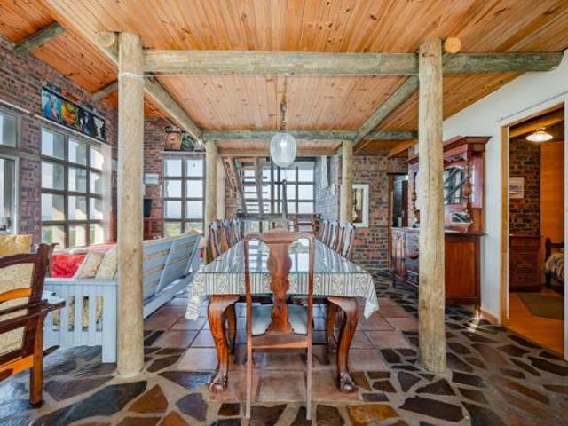 4 Bedroom House in Bettys Bay
