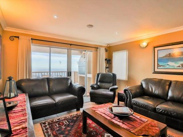 4 Bedroom House in Bettys Bay