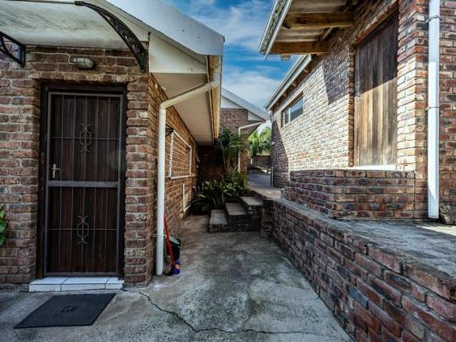 4 Bedroom House in Beacon Bay