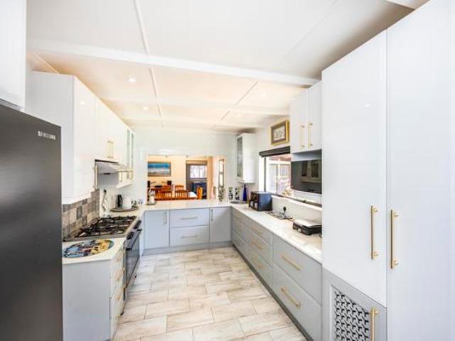 4 Bedroom House in Beacon Bay