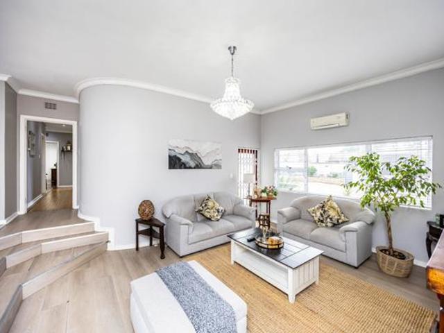 4 Bedroom House in Beacon Bay