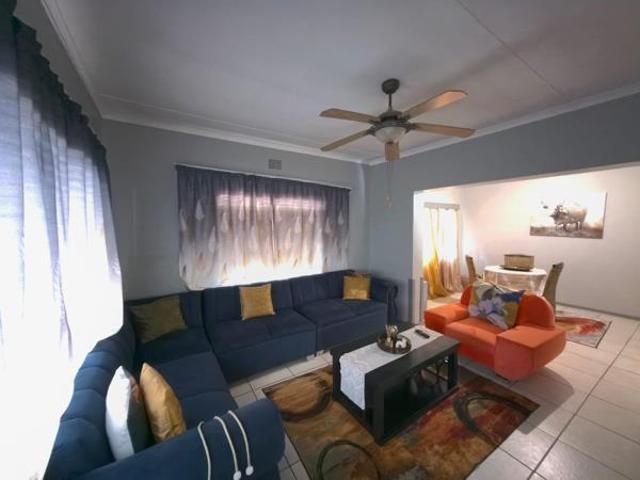 4 Bedroom House in Beaconsfield