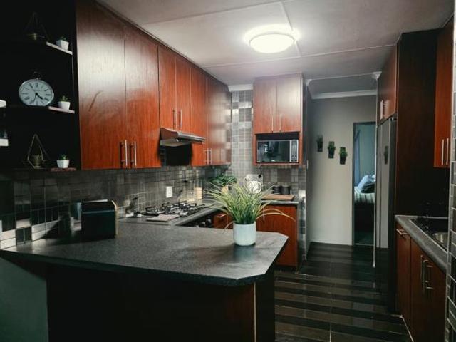 4 Bedroom House in Ben Fleur