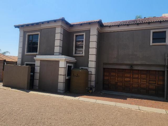 4 Bedroom House in Ben Fleur