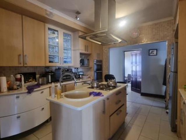 4 Bedroom House in Bendor