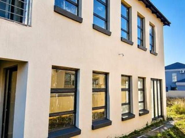 4 Bedroom House in Bendor