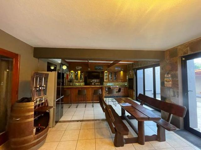 4 Bedroom House in Bendor