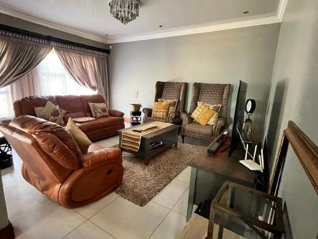 4 Bedroom House in Bendor