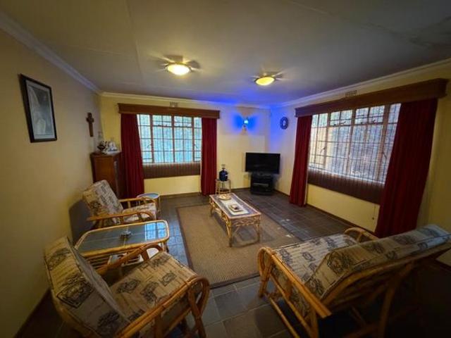 4 Bedroom House in Bendor