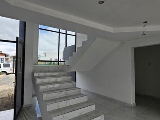 4 Bedroom House in Bendor