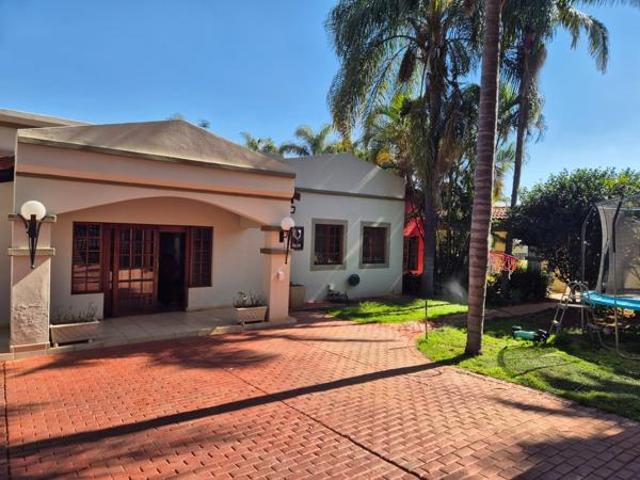 4 Bedroom House in Bendor