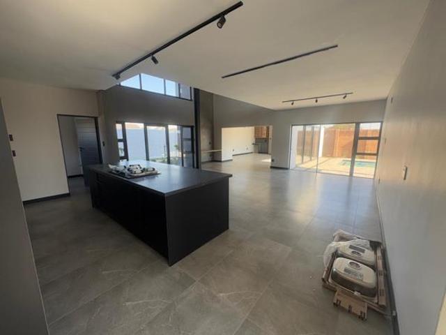 4 Bedroom House in Bendor
