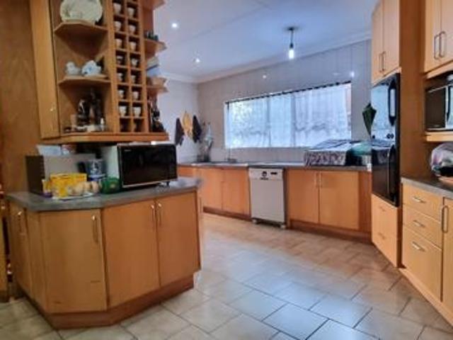 4 Bedroom House in Bendor