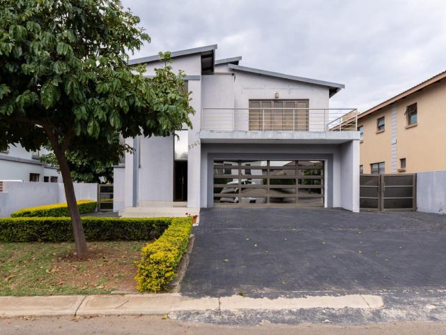 4 Bedroom House in Bendor