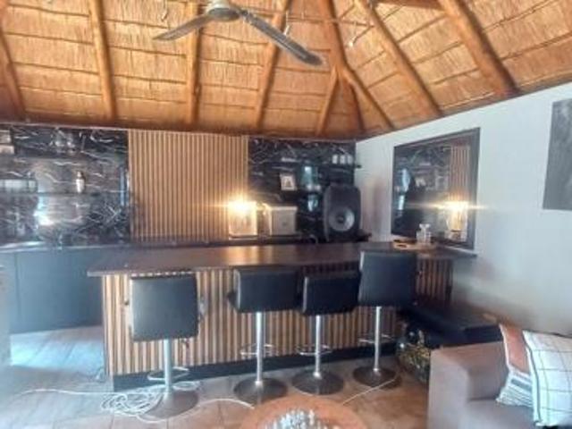 4 Bedroom House in Bendor