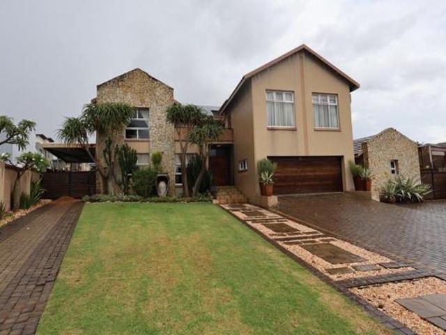 4 Bedroom House in Bendor