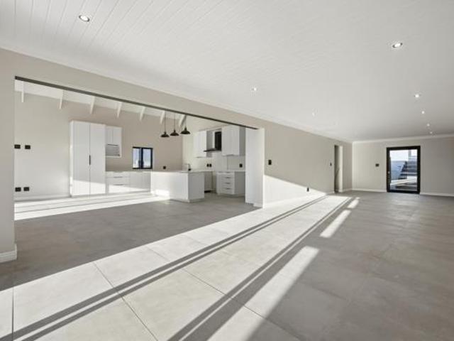 4 Bedroom House in Berg En Dal