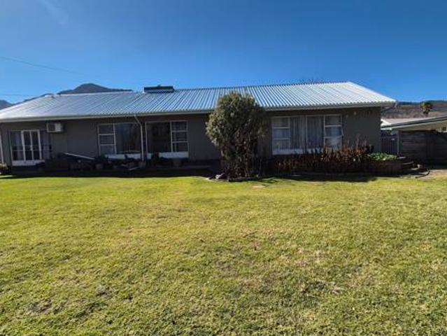 4 Bedroom House in Bergsig